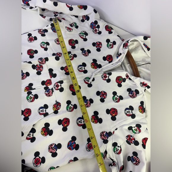 VTG Disney Around the World Epcot raw hen long sleeve zipper hoodie top XXL - Picture 5 of 7